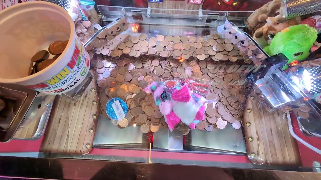 Playing Deal Or No Deal 2p Coin Pusher At Burnham Pier Amusements