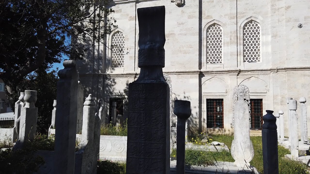 Ayazma Camii'ndeki Üsküflü Yeniçeri Mezar Taşları (Janissary Tombstones at Ayazma Mosque)