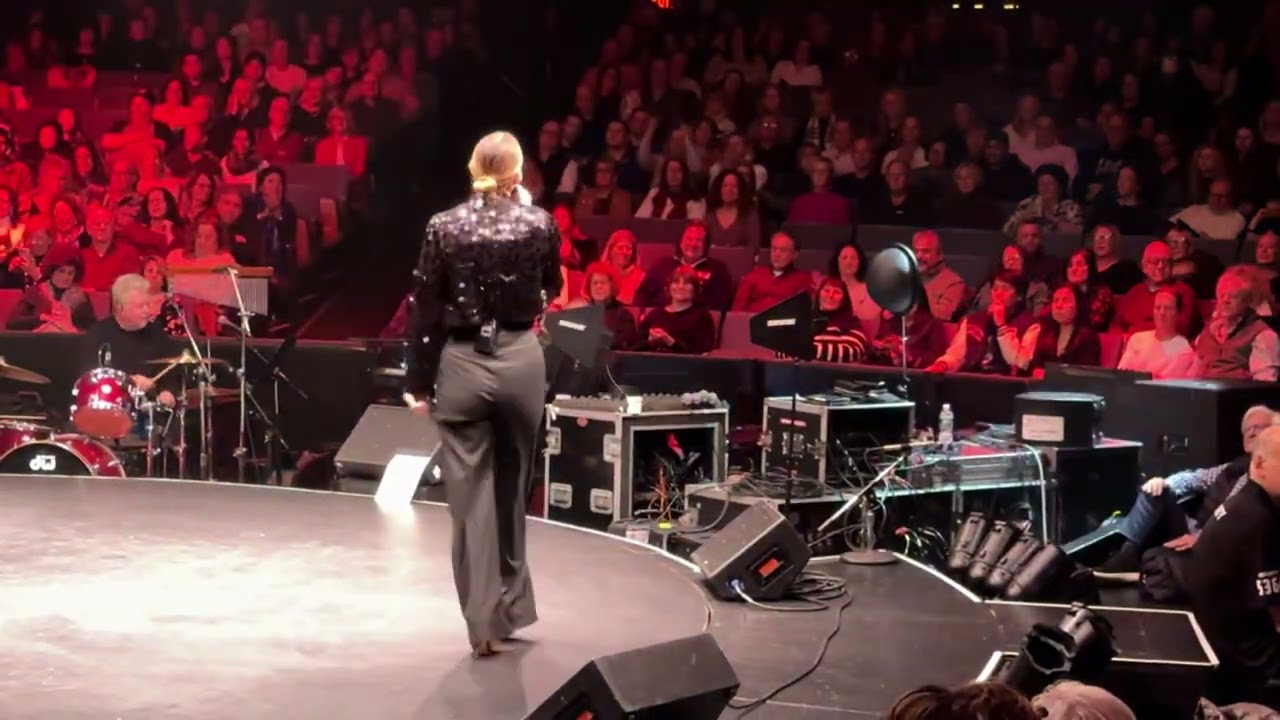 David Foster & Katharine McPhee - Redneck Woman 12/15/24 @ Flagstar