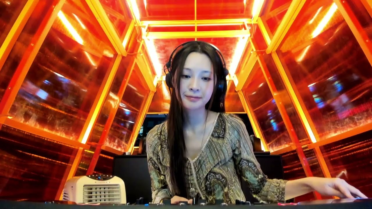 Melodic House Techno mix Orange room BKK [DJ Esof]