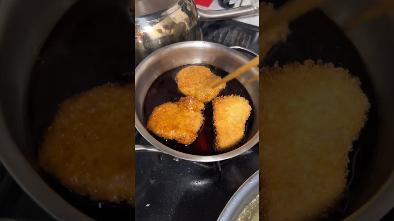 愛してる女が最高のタレカツを作ってくれる。