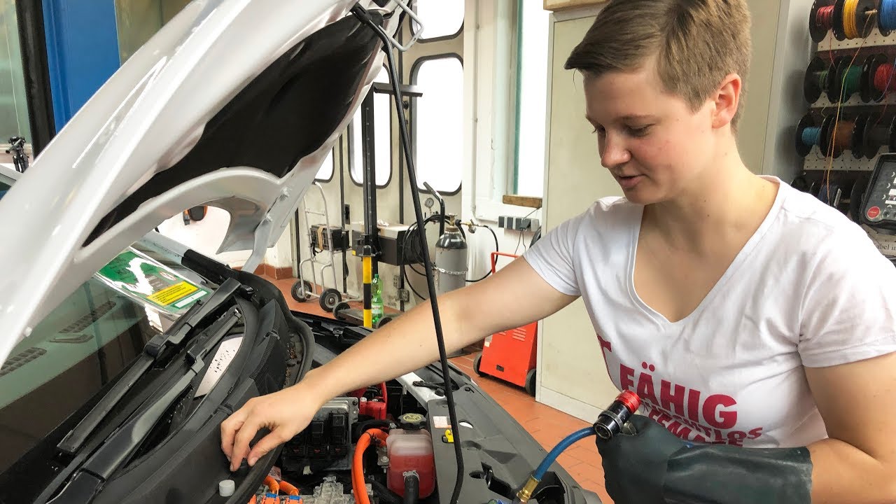 Ausbildung als Kfz-Mechatroniker/-in