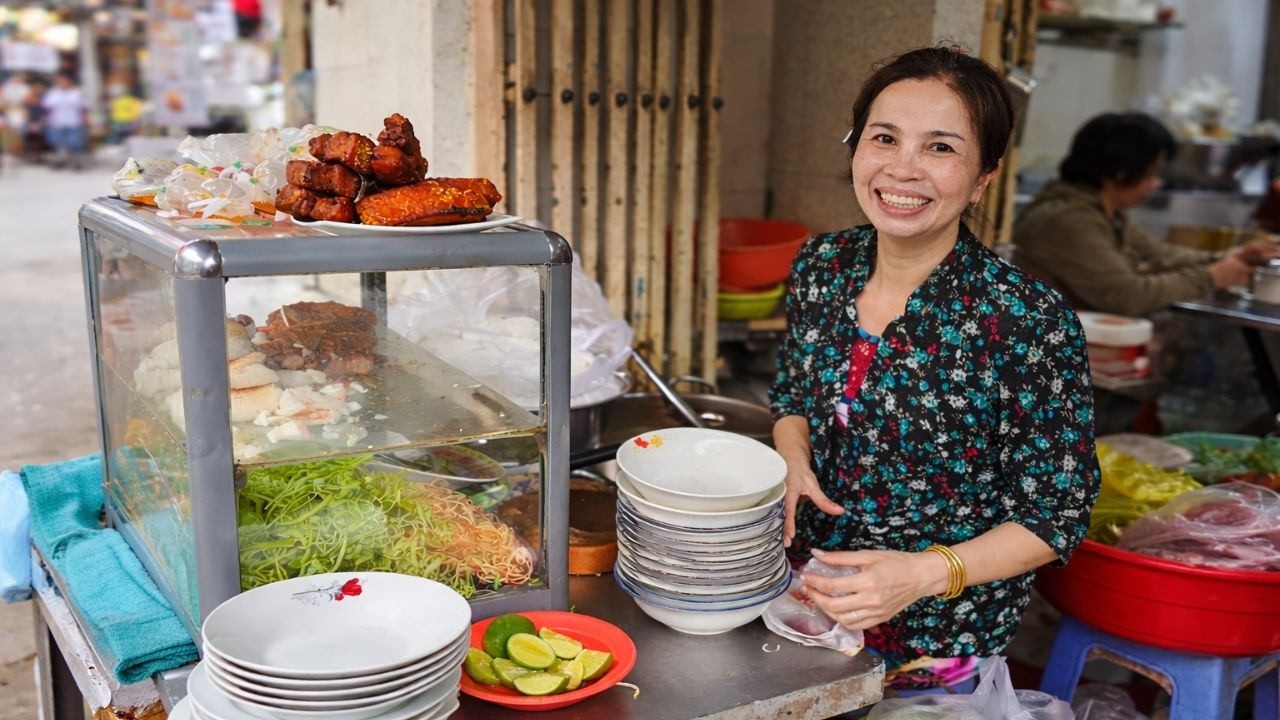 Bún mắm vị lạ ở Sài Gòn, ngon hay khó ăn? Dân mạng bàn tán rất nhiều