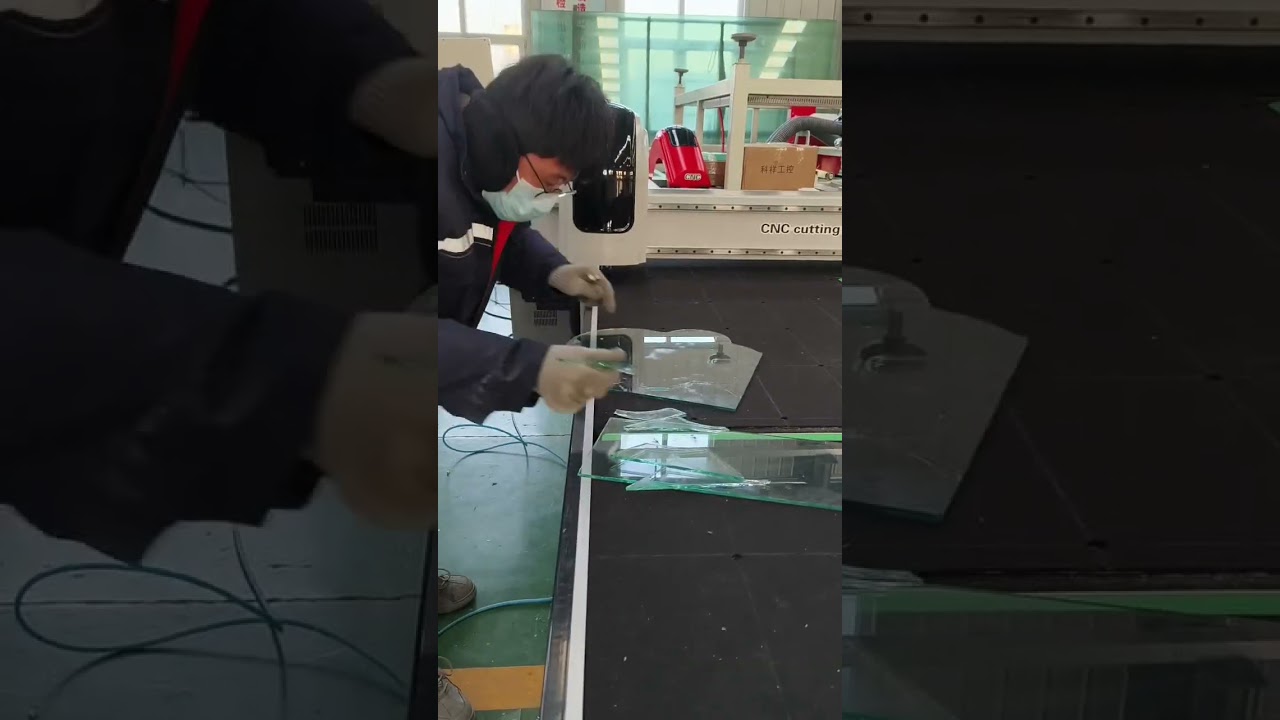 ZHENGKE #glassmachine 2721 Small Size CNC Glass Cutting Table Shows How To Cut The Shape Glass