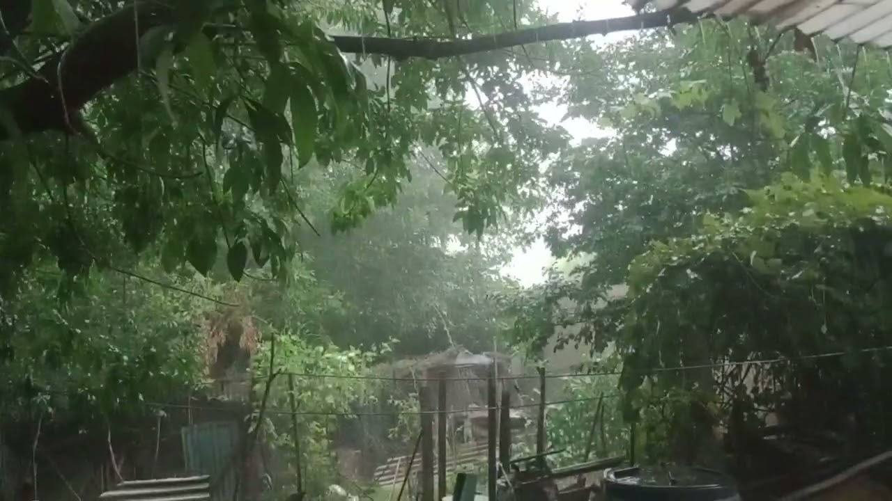 Se largó la lluvia con piedras 