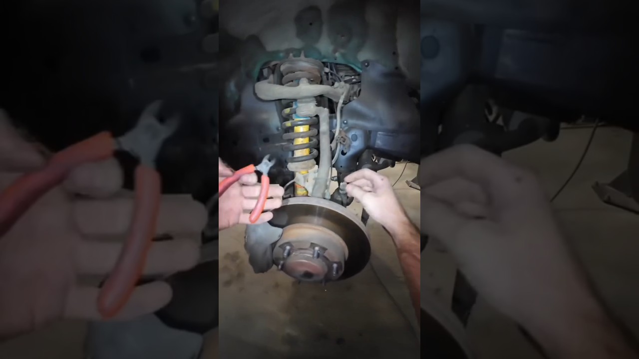 replacing Axel seal of Toyota tundra #car #automobile #automotivetools #mechanicequipment #mechanic
