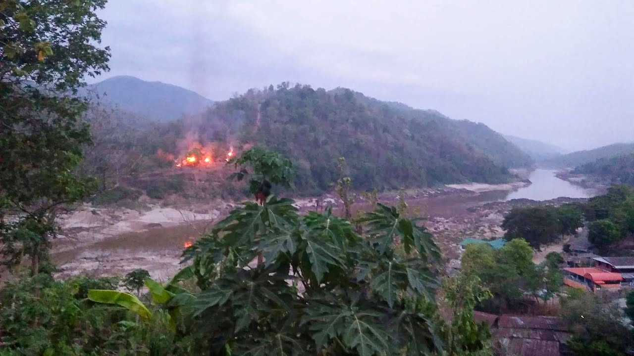 Myanmar: Fierce clashes break out on Thailand border after guerillas capture army outpost
