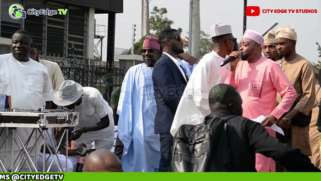 SAOTY AREWA LIVE ON STAGE AT K1 DE ULTIMATE LATE MOTHER'S BURIAL