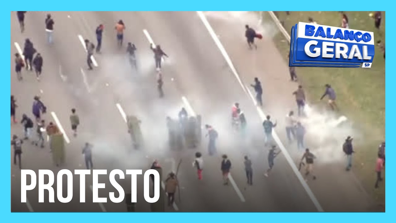 Indígenas protestam na rodovia dos Bandeirantes em SP