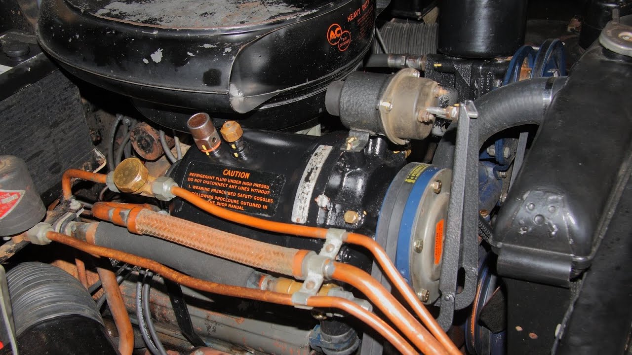 Cadillac 1953 with factory A/C