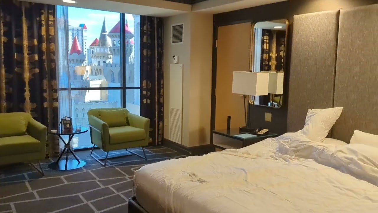 72 Hours in Luxor Tower's King Room - The Ultimate Review