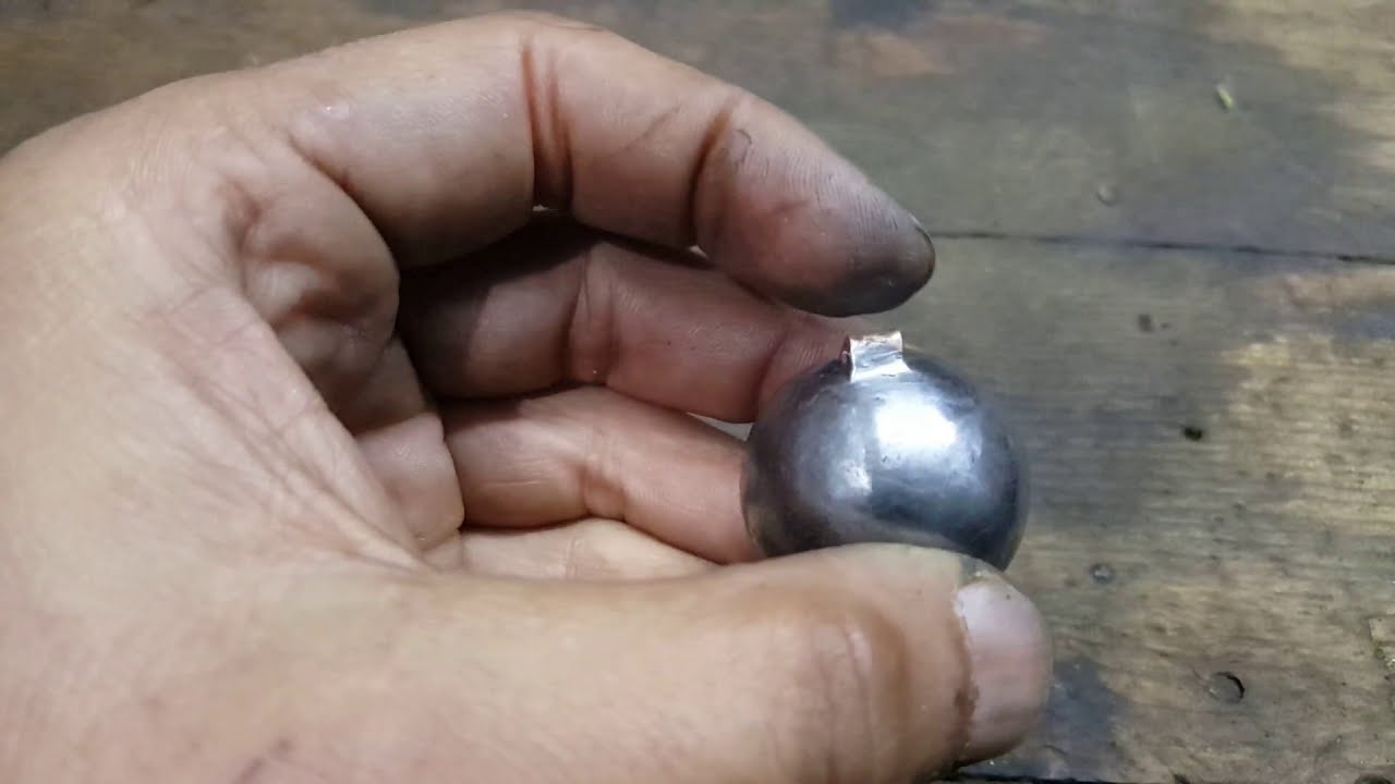 The Most Satisfying DIY Newton’s Cradle