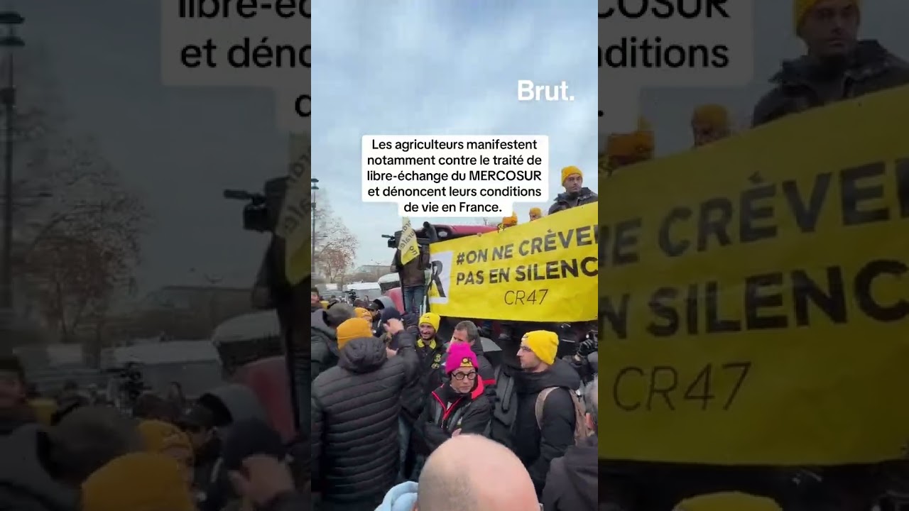 Des agriculteurs manifestent devant l’Assemblée nationale ce 8 janvier.