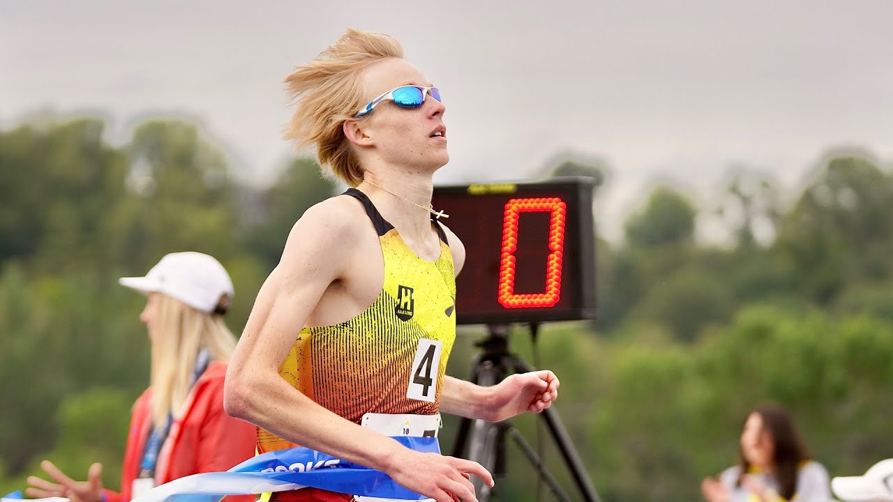 Бирнбаум выходит на финишную дистанцию ​​4:00 в забеге Brooks PR Invite Mile 2022 года