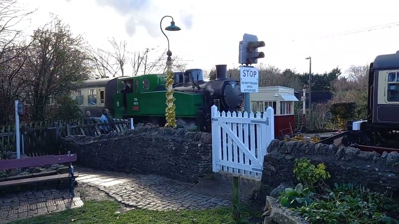 SANTA SPECIAL ARRIVING AT BITTON STATION 21.12.2022.