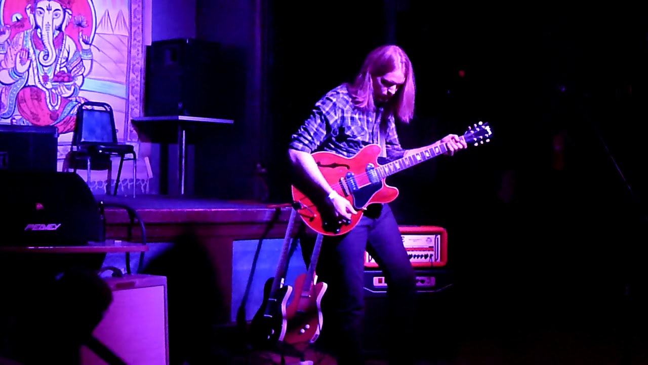 Dave Devine at Globe Hall: PANDO ECHO