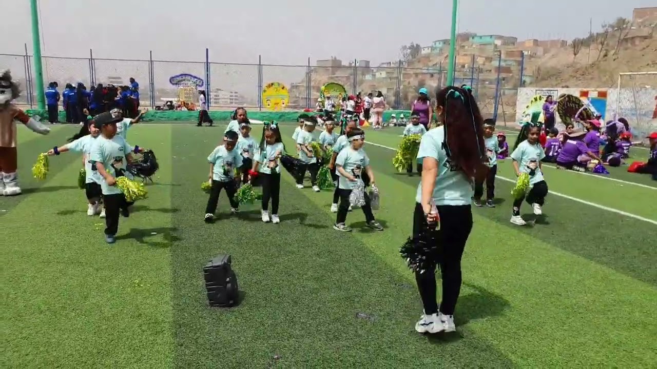Baile en la inauguración de las olimpiadas,niños del nivel inicial  5 años colegio José Ingenieros