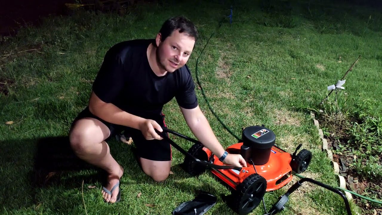 Montagem cortador de grama Tramontina CE45M 2500W - Potência versatilidade segurança para seu jardim