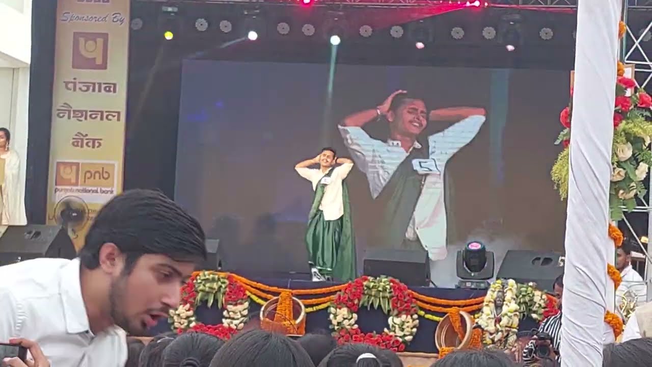 Aunty no.1 osm dance performance at college#college#trending #collegelife#collegevlog #collegemasti