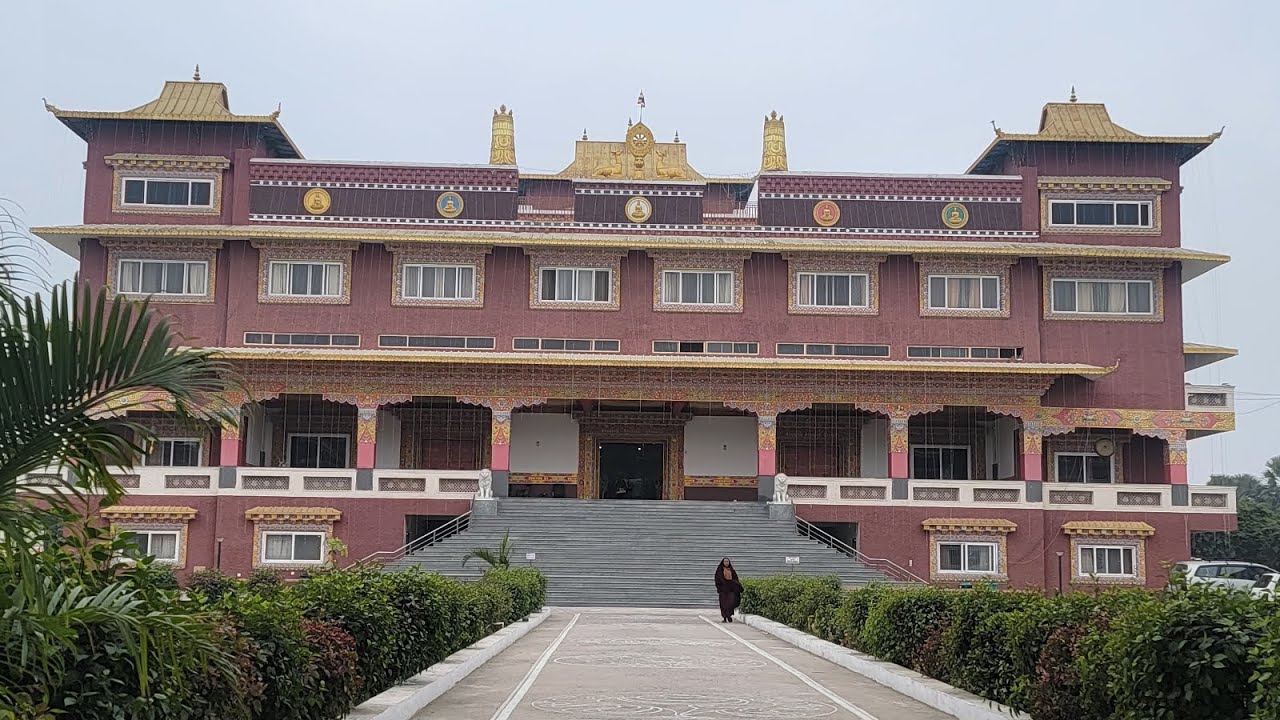 Day 8 in bodhgaya vlog// Getting blessing from rinpoche// Sakya gompa.
