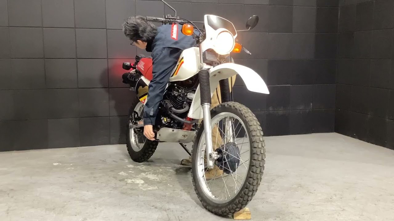 XL250R　モトクロスの神様と呼ばれたロジャーデコスターの名を冠した特別仕様モデルです！【エンジン始動動画】