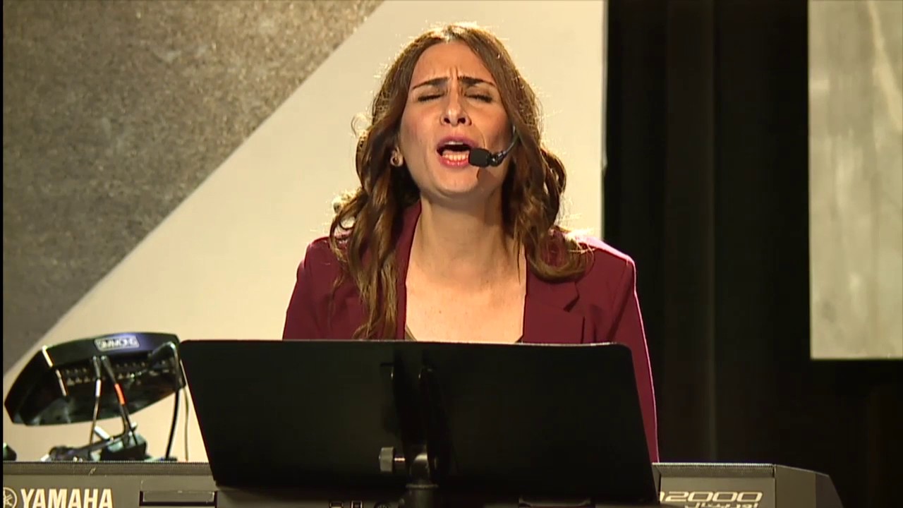 يسوع سؤل قلبي أنت , نجثو لك يا ربنا , انت عظيم عظيمٌ ,  دم يسوع غالى وثمين , تسبيحك يملا الكون