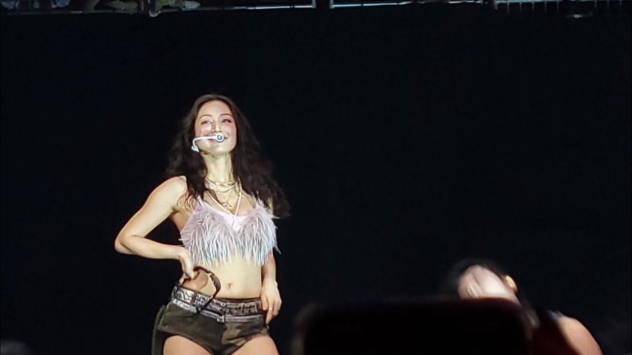 Jihyo ATM solo seattle day 1 💛 