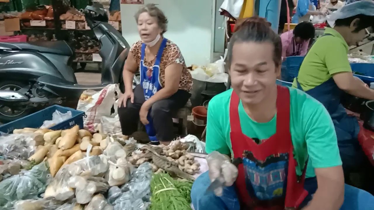 แอ่วกาดเช้าเมืองงาว จ.ลำปาง