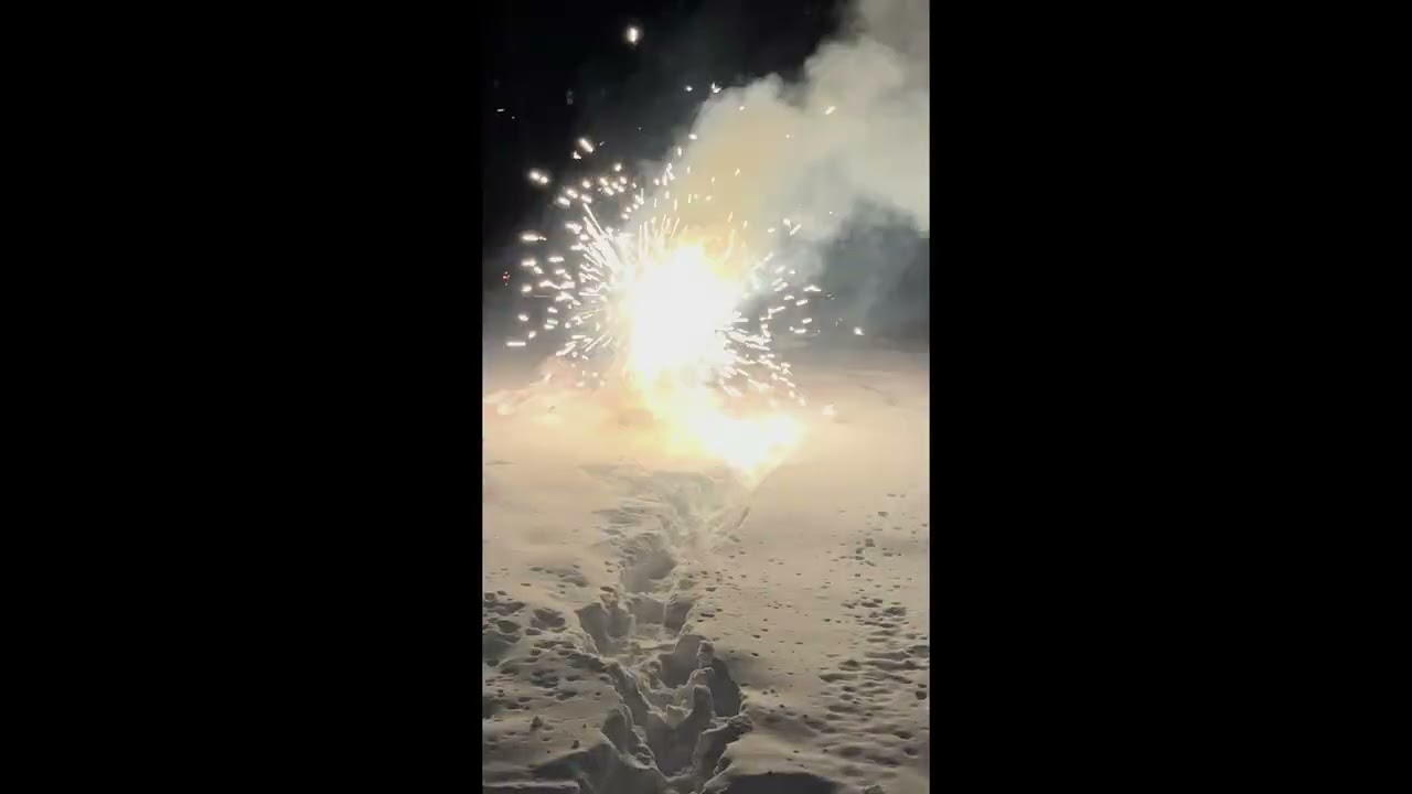 Hallowed Ground Fountain-TNT Fireworks - #tnt #firework #pyrotechnica #fireworksshow #smokefountain