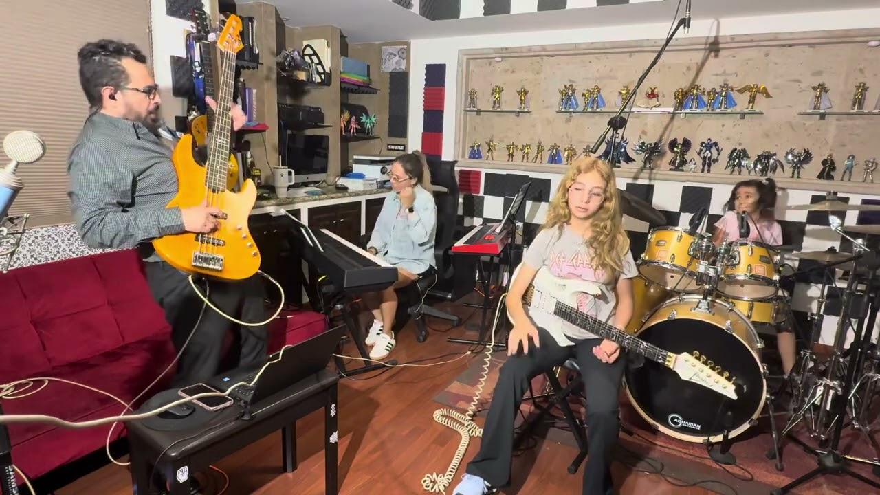 Nirvana y Aixa tocan UNIVERSAL MIND de Liquid Tension Experiment