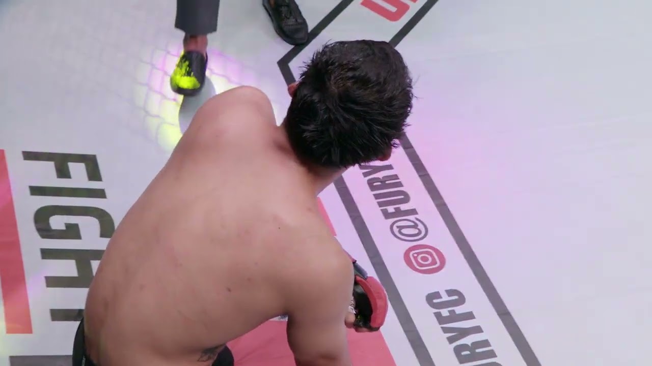 Fury FC 117 - Джейсон Рэй Гволтни II, удушающий приём сзади #mma #furyfc117 #rnc