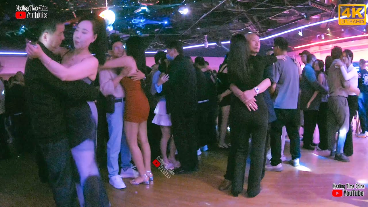 2025.10.16 Dancing with a beautiful girl, I feel great today.