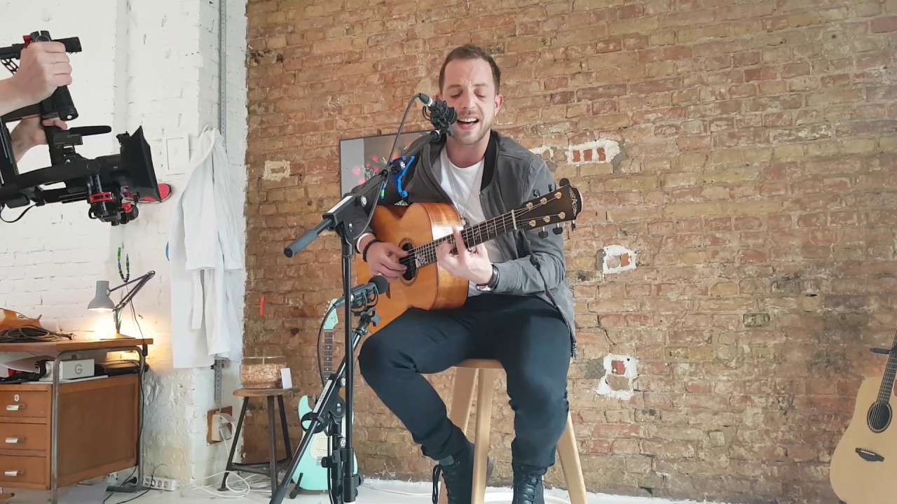 James Morrison - Feel It Still Cover @ Berlin, Amazon Acoustic-Set, 21.02.2019