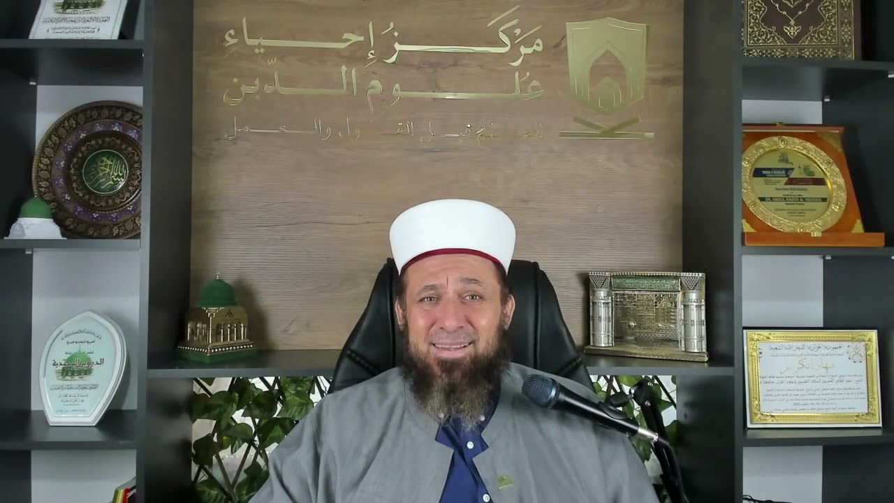 لقاء الشيخ علي جمعة بالسافرات وحضوره عرسا لمتبرجة 
