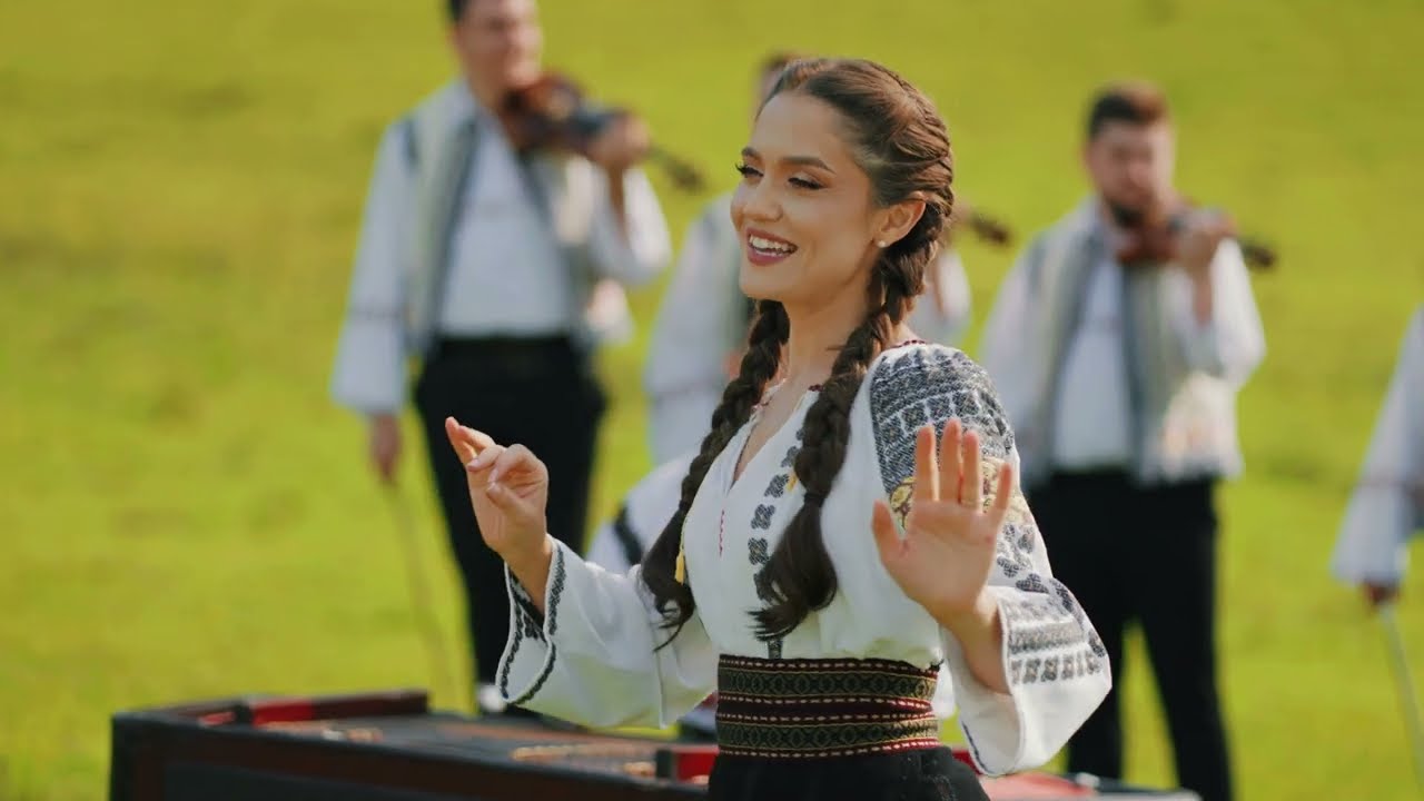 Ioana Ștefan &  Orchestra 