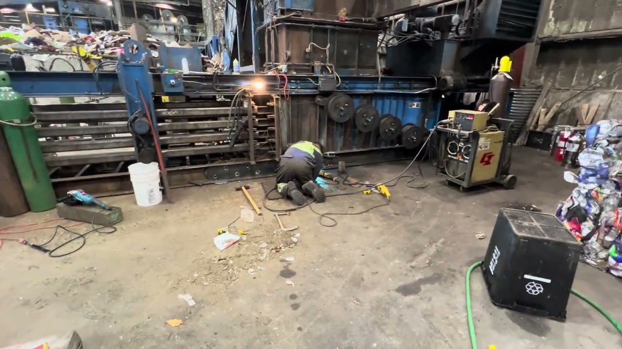 Weld repair of single ram extrusion baler