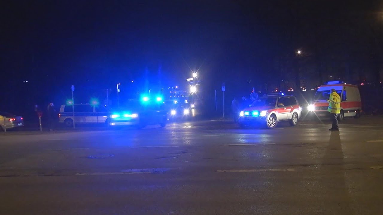 Fanbusbegleitung - Alle FC-Fans auf einmal - über 7 Min - Über 50 Einsatzfahrzeuge