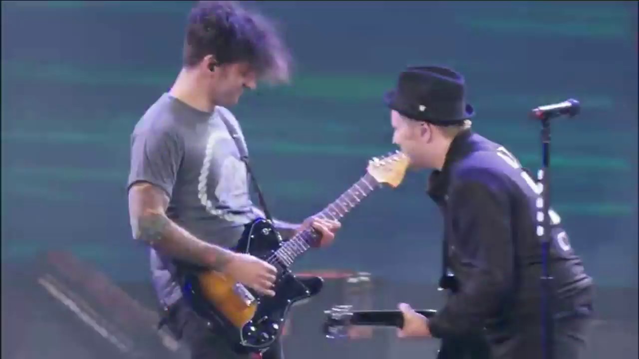 4 minutes of Patrick's and Joe's guitar thingy in 