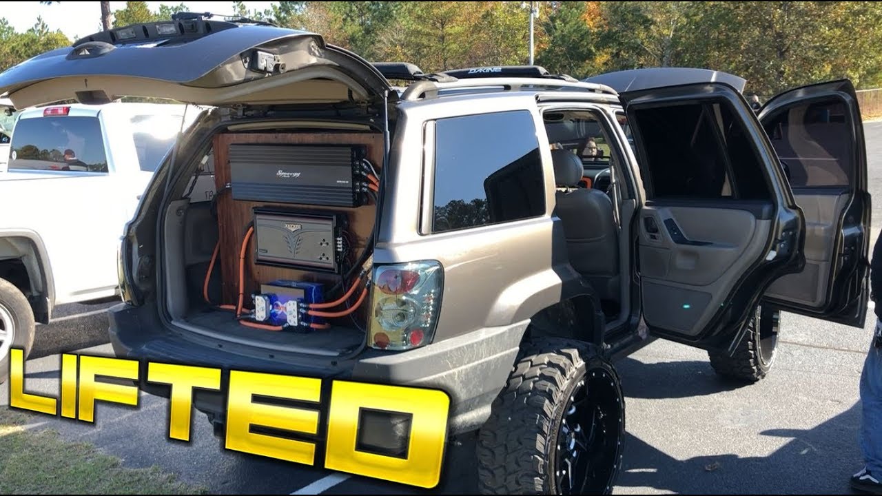 LIFTED JEEP WALLED