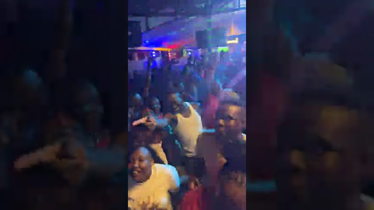 Elisha Toto _Fine Breeze live performance 