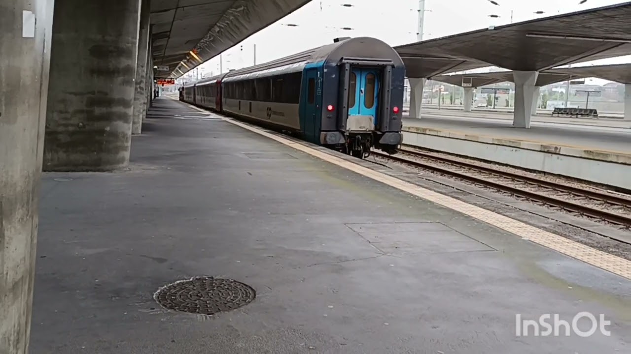 Comboios em porto Campanhã 