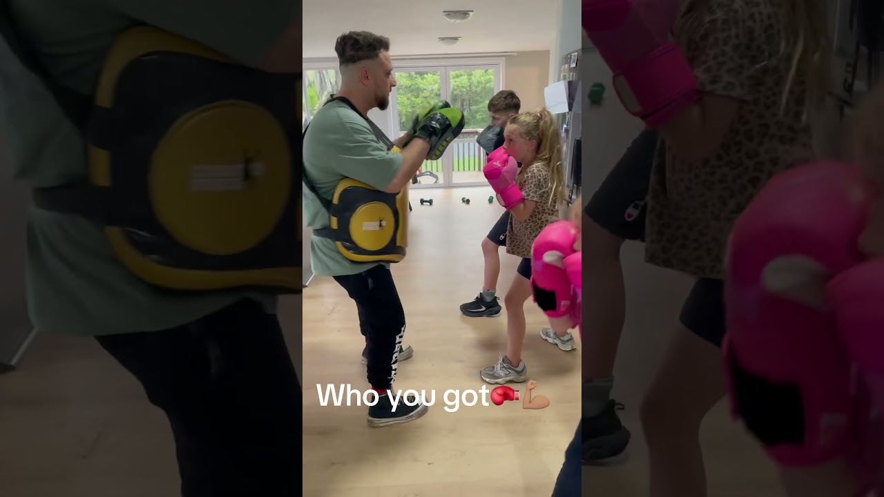 Who you got🥊🔥💪🏽 #boxing #kidsboxing #viral #shorts #viralshorts
