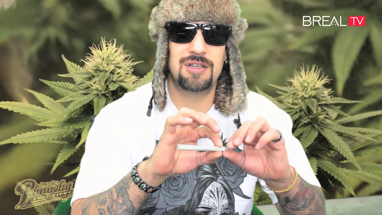 How to Roll a Cypress Hill Phuncky Feel Tip Joint & Blunt | BREAL.TV