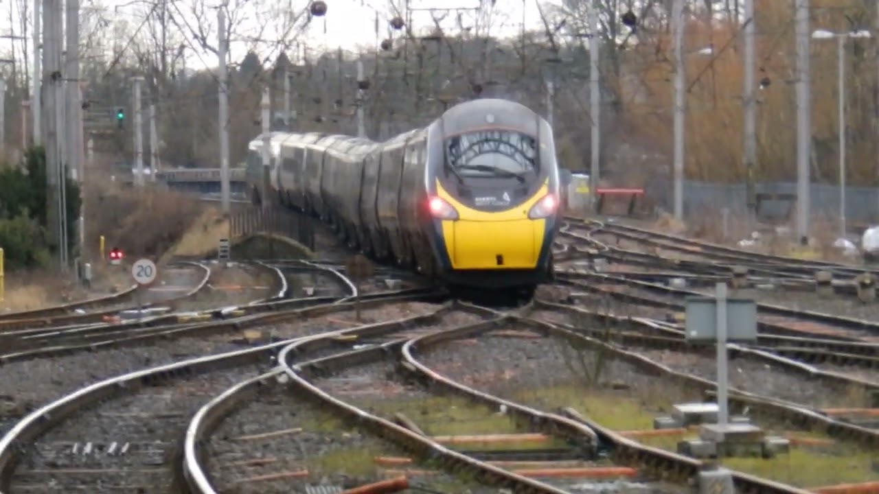 9M52 0853 Avanti 390156 Edinburgh to London Euston