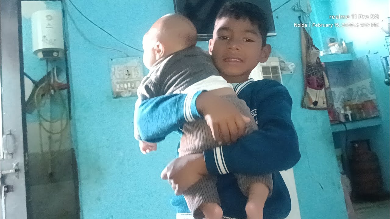 Aaj mera bada wala beta Ko itna bukhar aur jukam Ho Gaya Hai ki Chhota wala ko aaram hua 