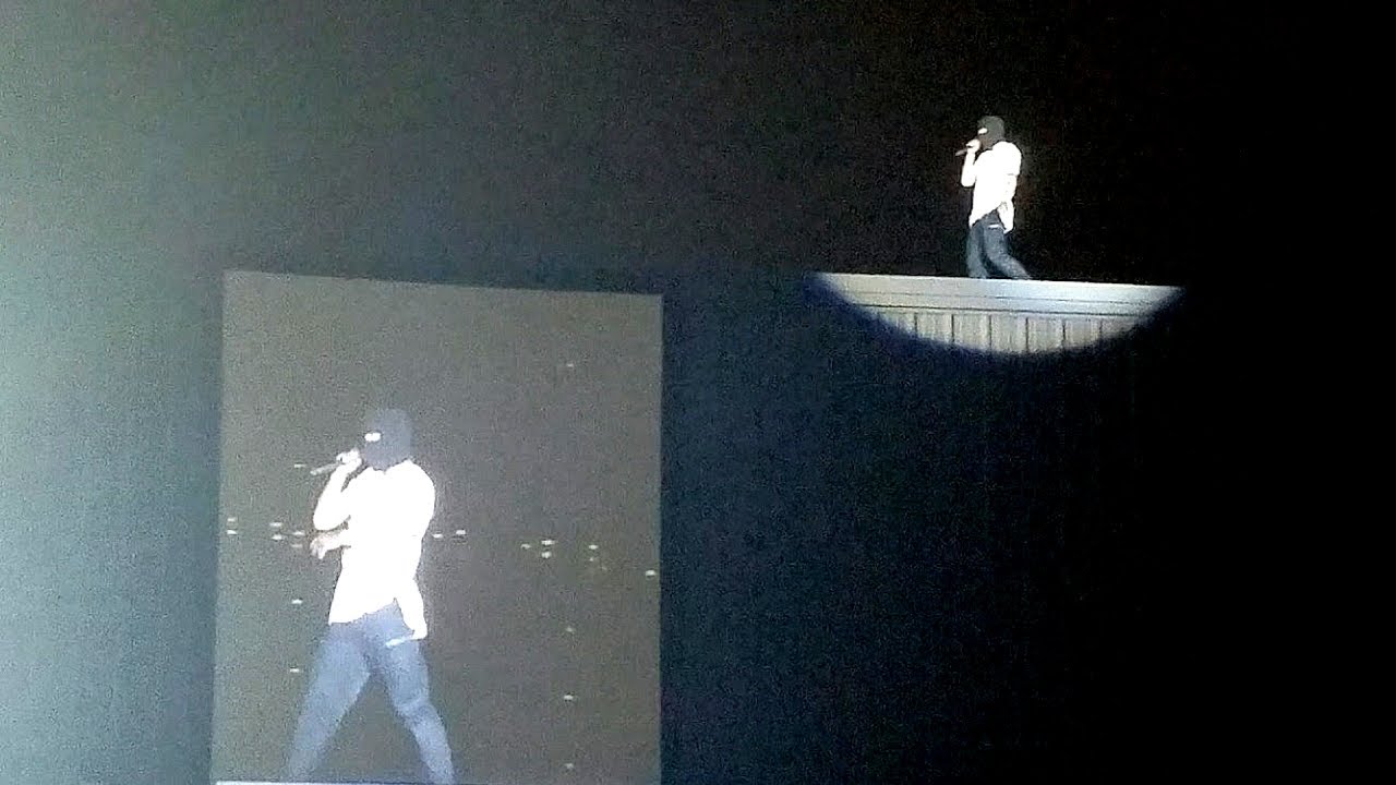 twenty one pilots: Tour de Columbus | Car Radio + Tyler Climbing on Roof