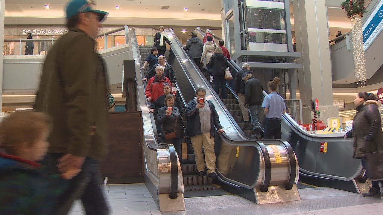 Mic Mac Mall sure is busy today - Holiday shopping time lapse
