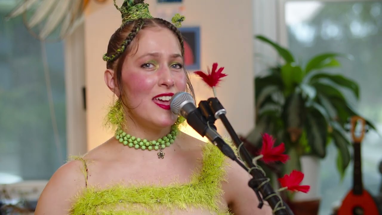 HeZzaFeZza and the Nomadic Nebula Band performing 