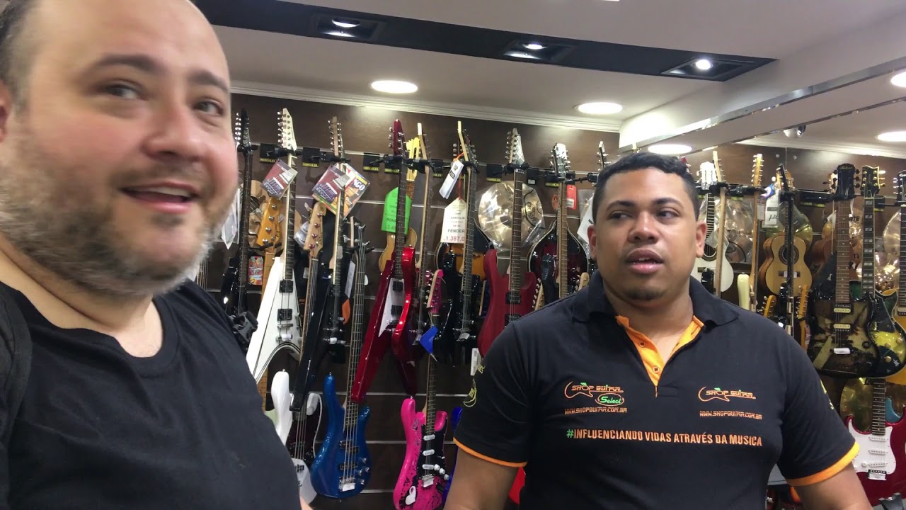 O QUE EM QUE FUI NA SANTA EFIGÊNIA A RUA DOS INSTRUMENTOS MUSICAIS - SHOP GUITAR