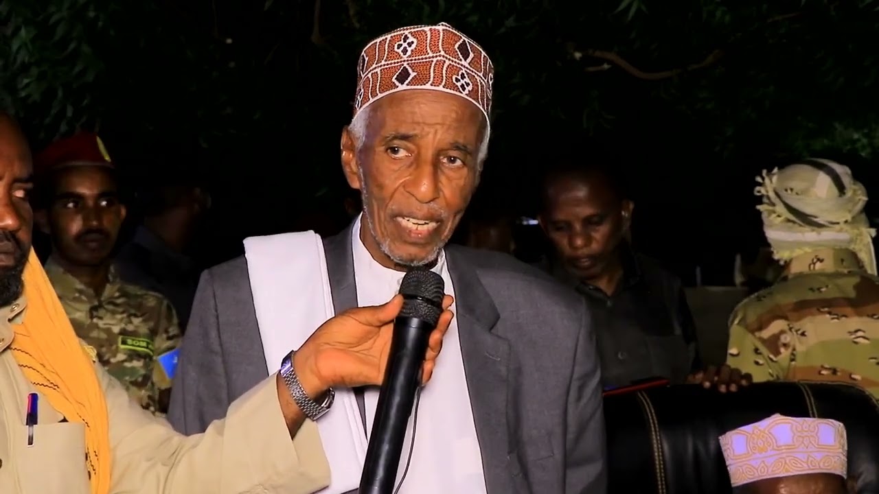Siyaaradii alaha unaxariistee shiikheen sh yuusuf oo si habsamile caawa ogasocota huurshe